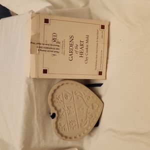 Pampered Chef retired cookie mold